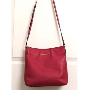 Michael Kors Jet Set Travel Large Messenger Bag